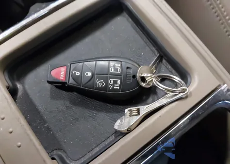 2014 Chrysler Town & Country Touring z USA, uszkodzony, nr VIN 2C4RC1BG5ER125684